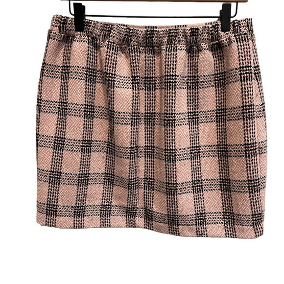 Wild Fable plaid mini skirt - Picture 2 of 5
